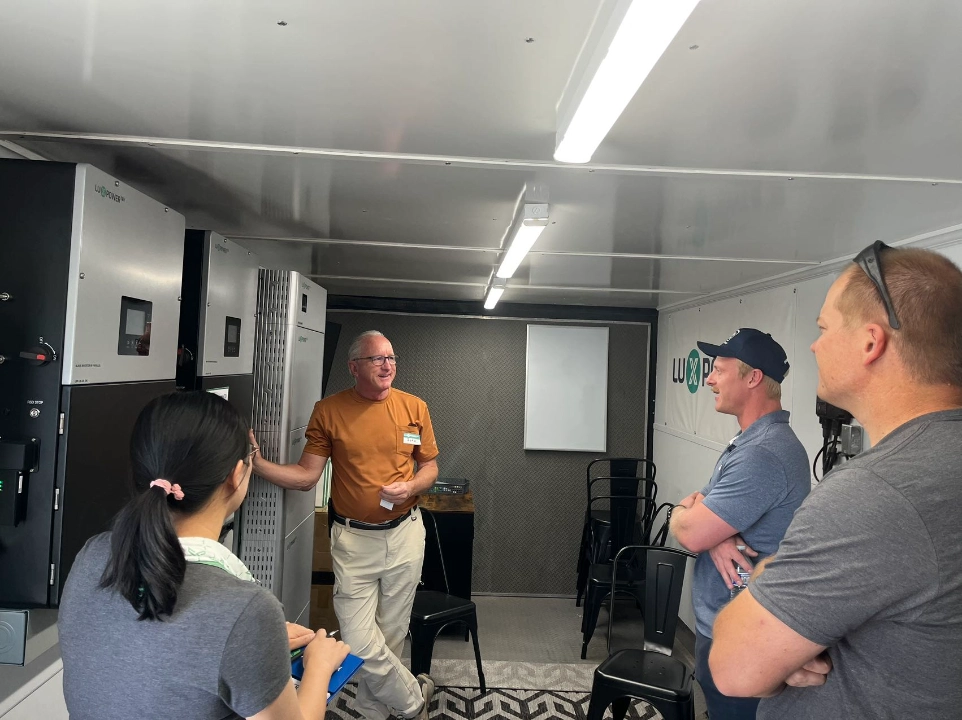 Inverter solare per l'auto