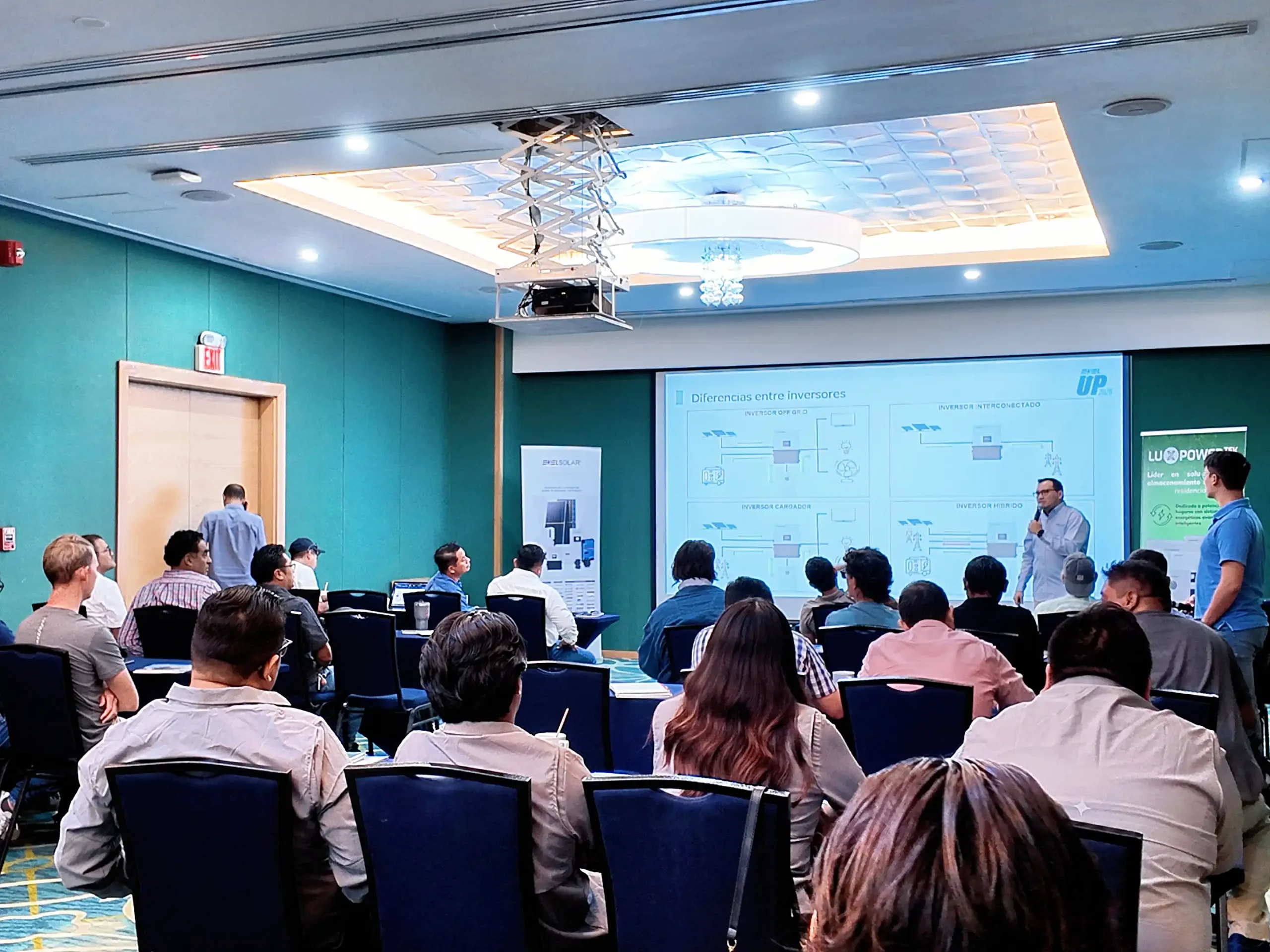 Photo de l'événement LuxpowerTek Roadshow au Mexique
